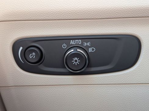 Used 2023 Buick Envision Avenir AWD/4WD image 40