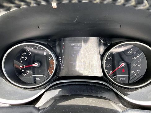 Used 2019 Jeep Compass Latitude FWD image 10