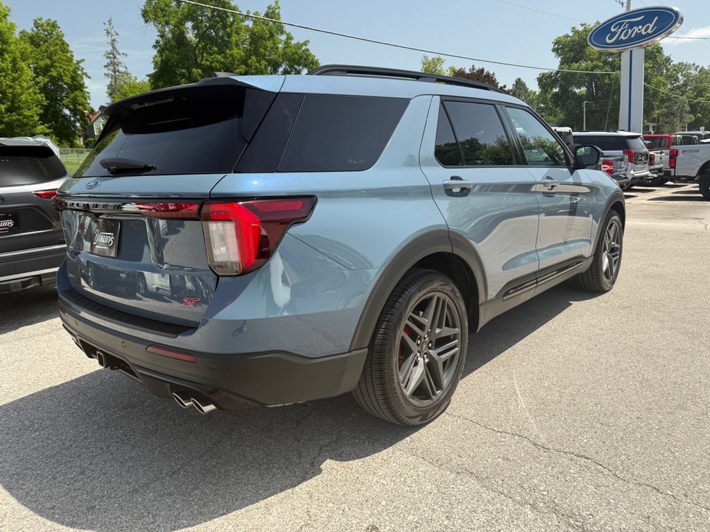 Used 2025 Ford Explorer ST AWD/4WD image 5