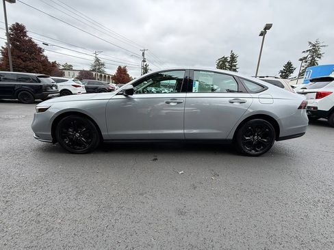 Used 2025 Honda Accord SE image 6