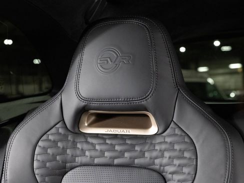 Used 2023 Jaguar F-PACE SVR image 16