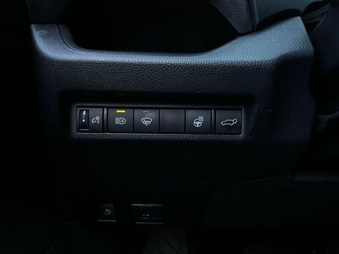 Used 2022 Toyota RAV4 SE w/ Convenience Package image 23