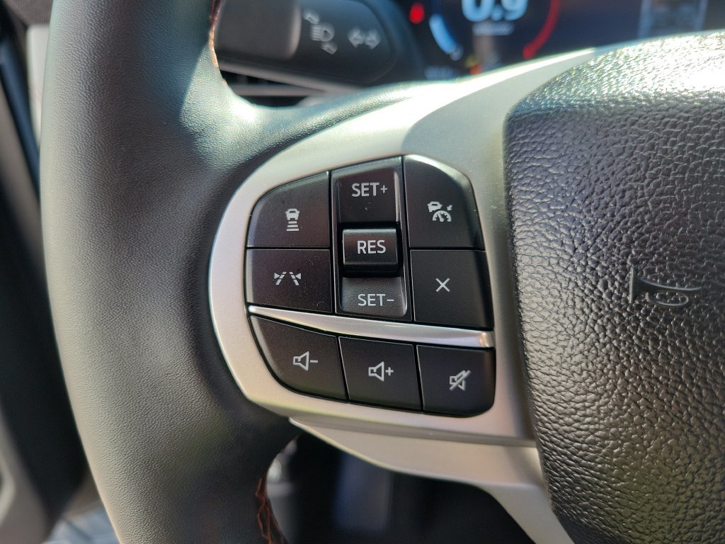 Used 2025 Ford Explorer Active w/ Active Comfort Package AWD/4WD image 26