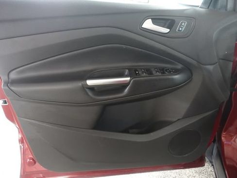 Used 2019 Ford Escape SE FWD image 9