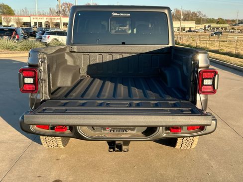 New 2025 Jeep Gladiator Rubicon w/ Convenience Group image 23