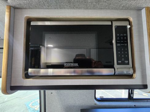Used 2024 Mercedes-Benz Sprinter 2500 image 52