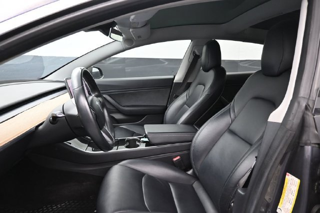 Used 2018 Tesla Model 3 Long Range RWD image 13
