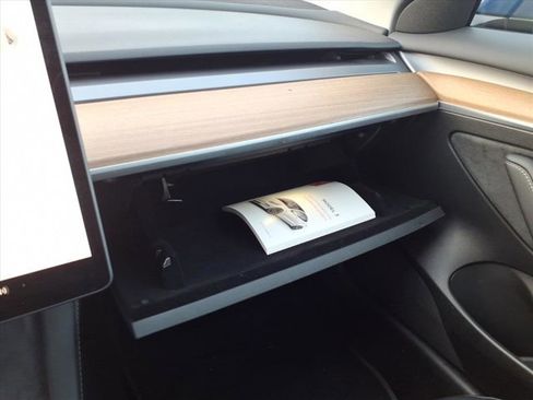 Used 2023 Tesla Model 3 Standard Range image 27