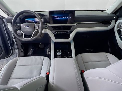 New 2026 Ford Explorer Platinum image 7