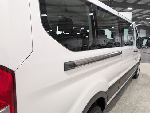 Used 2018 Ford Transit 350 XLT image 3