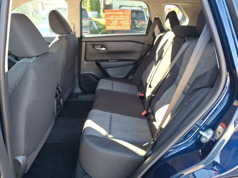 Used 2024 Nissan Rogue SV image 10