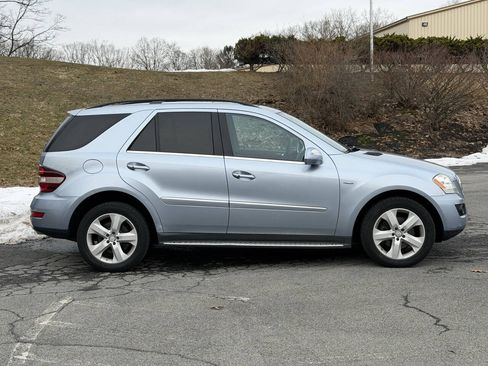 Used 2010 Mercedes-Benz ML 350 BlueTEC 4MATIC image 4