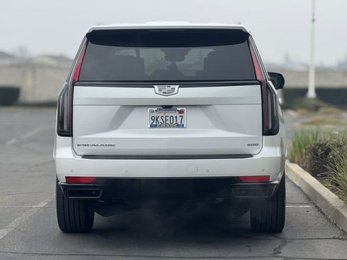 Certified 2022 Cadillac Escalade Sport Platinum image 6