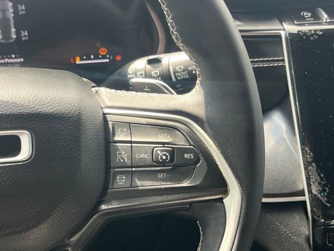 Used 2023 Jeep Grand Cherokee Altitude AWD/4WD image 29
