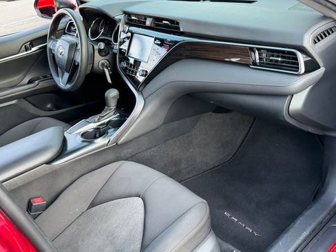 Used 2019 Toyota Camry LE FWD image 17