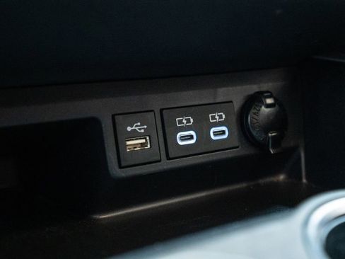 Used 2023 Toyota Highlander XLE image 23