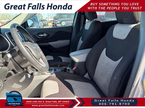 Used 2014 Jeep Cherokee Sport image 18