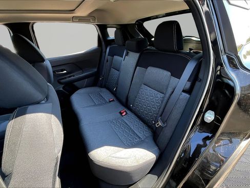 New 2026 Nissan Kicks SV AWD/4WD image 18