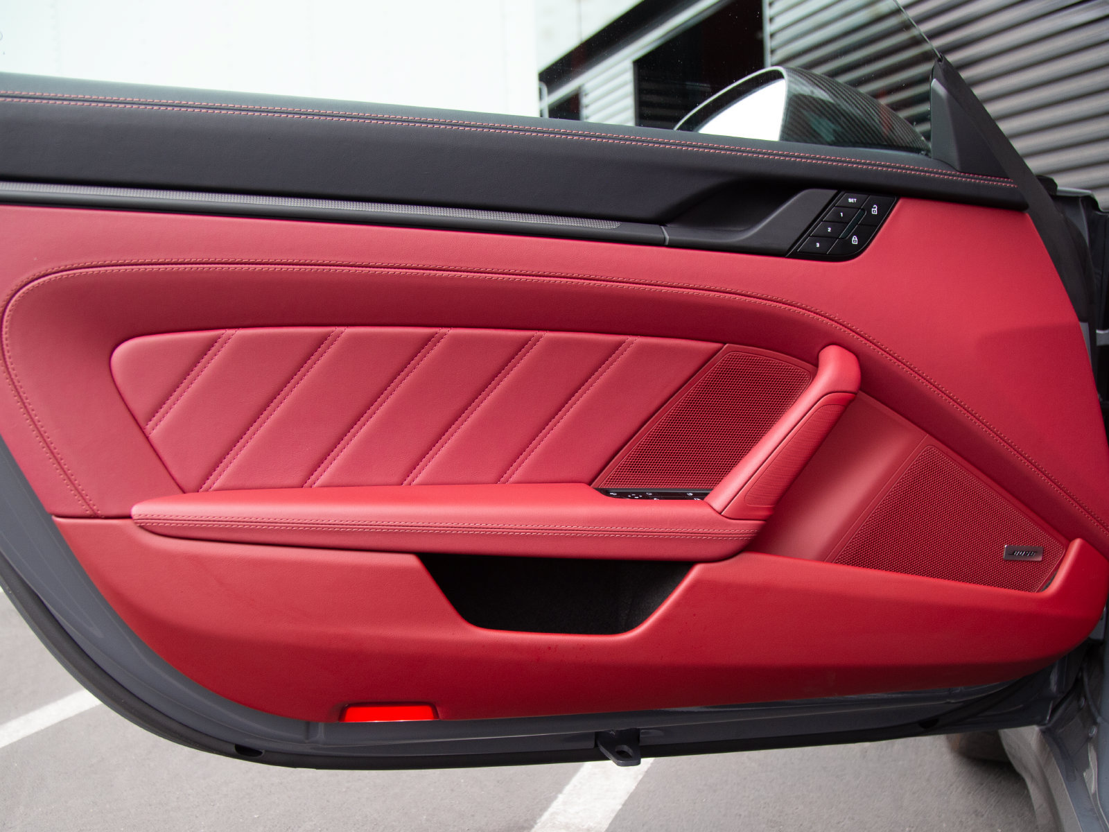 Certified 2025 Porsche 911 Targa 4 GTS AWD/4WD image 8