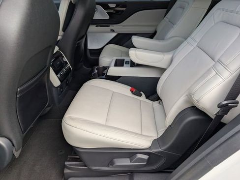 Used 2025 Lincoln Aviator Reserve w/ Equipment Group 201A AWD/4WD image 30