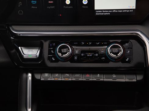 Used 2025 GMC Sierra 2500 Denali w/ Denali Reserve Package AWD/4WD image 19