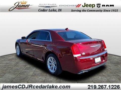 Used 2017 Chrysler 300 Limited image 3