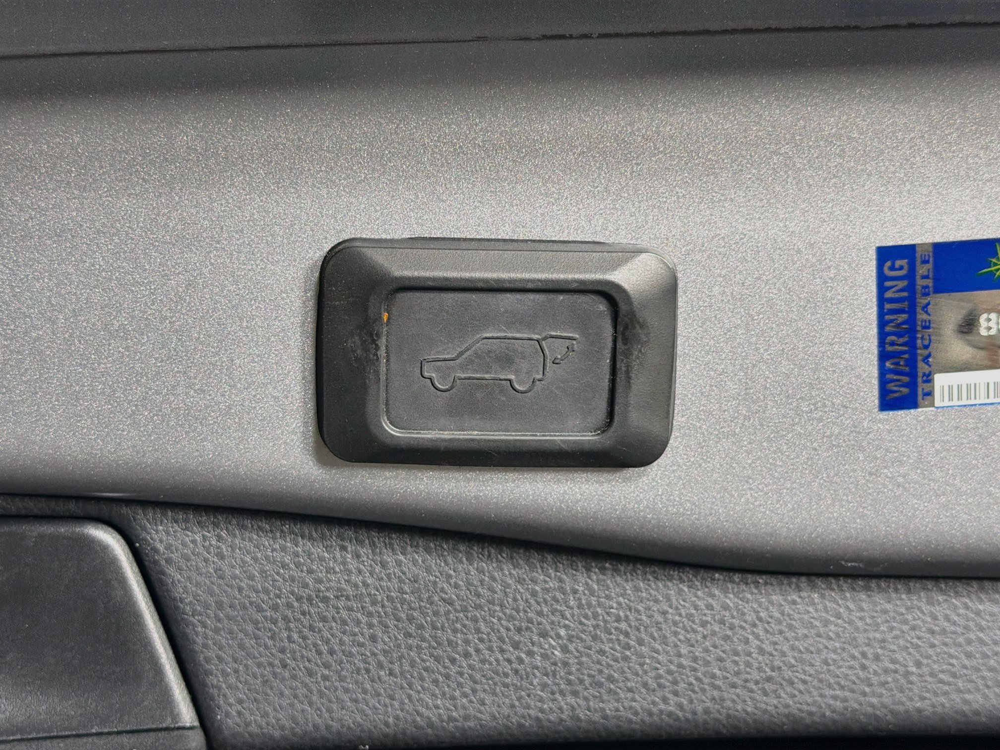 Used 2020 Toyota RAV4 XLE w/ Convenience Package FWD image 31