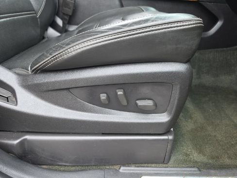 Used 2015 GMC Yukon XL Denali w/ Open Road Package AWD/4WD image 28