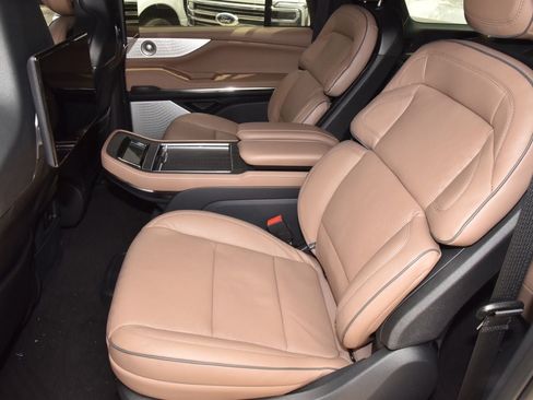 New 2026 Lincoln Navigator L Black Label AWD/4WD image 14