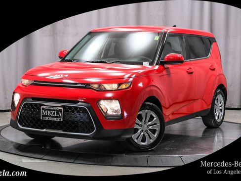 Used 2022 Kia Soul LX FWD image 1