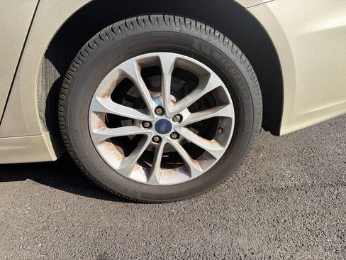 Used 2019 Ford Fusion SE FWD image 13