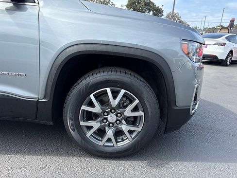 Used 2023 GMC Acadia SLT image 13