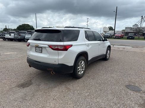 Used 2020 Chevrolet Traverse LT image 6