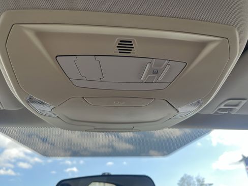 Used 2017 Ford Focus Titanium FWD image 21