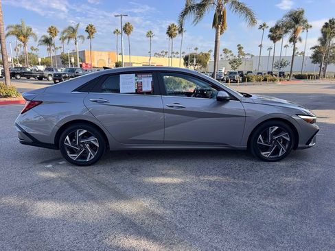 Used 2024 Hyundai Elantra Limited FWD image 9