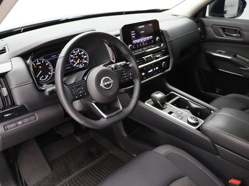 Used 2023 Nissan Pathfinder SV AWD/4WD image 13