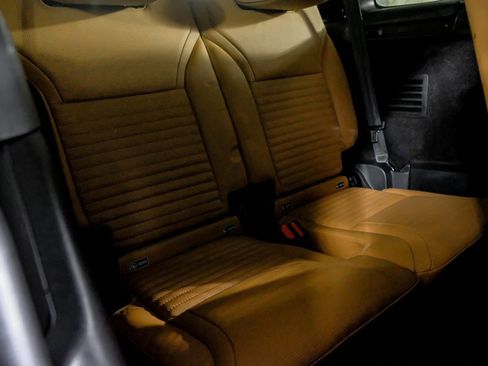 Used 2019 Land Rover Discovery HSE Luxury image 32