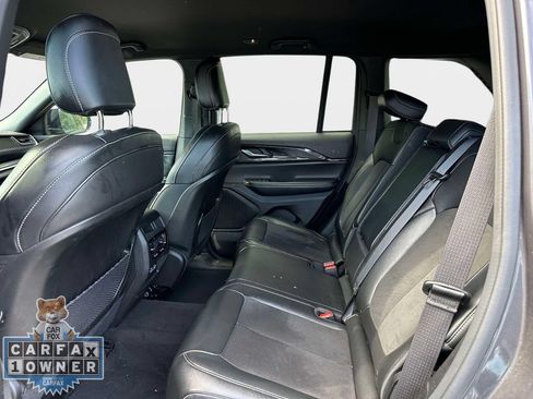 Used 2023 Jeep Grand Cherokee Altitude AWD/4WD image 13