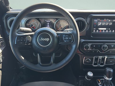 Used 2023 Jeep Gladiator Sport AWD/4WD image 12