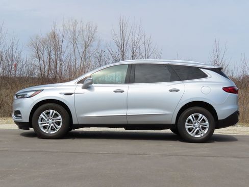 Used 2020 Buick Enclave Essence w/ Sound and Sites Package image 5