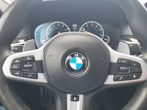 Used 2019 BMW M550i xDrive w/ Dynamic Handling Package image 16