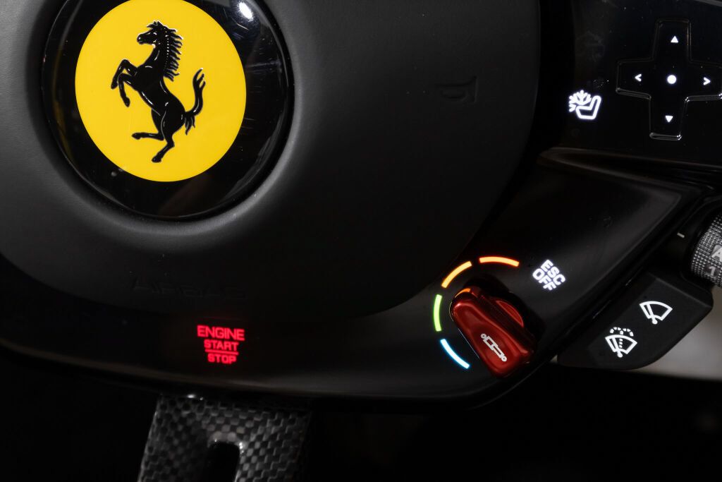 Used 2025 Ferrari 296 GTS RWD image 39