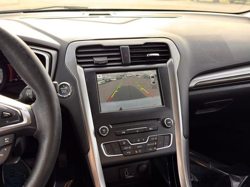 Used 2018 Ford Fusion SE w/ Equipment Group 602A FWD image 36