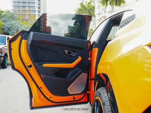 Used 2022 Lamborghini Urus image 42