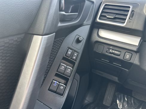 Used 2017 Subaru Forester 2.5i Premium w/ Popular Package #2A image 24