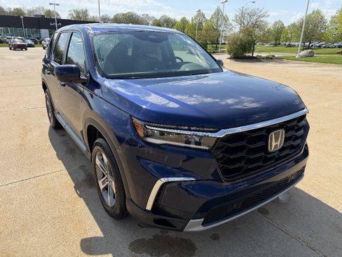 Used 2023 Honda Pilot EX-L image 2