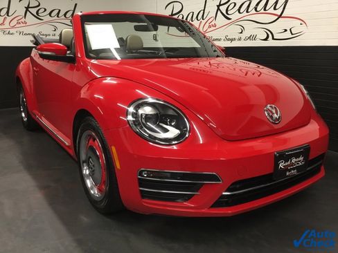 Used 2018 Volkswagen Beetle 2.0T Coast image 3