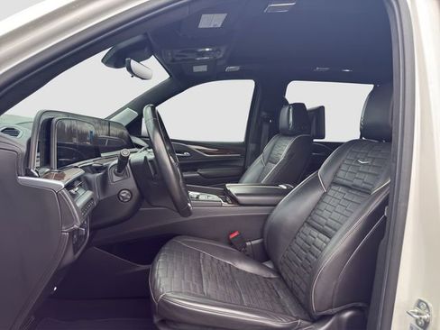 Used 2022 Cadillac Escalade ESV Sport Platinum w/ LPO, ONYX Package image 9