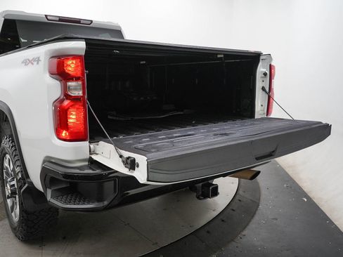 Used 2022 Chevrolet Silverado 2500 Custom w/ Gooseneck/5TH Wheel Package AWD/4WD image 9