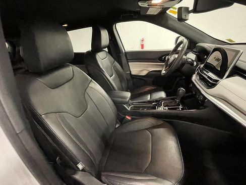 Used 2023 Jeep Compass Limited image 26